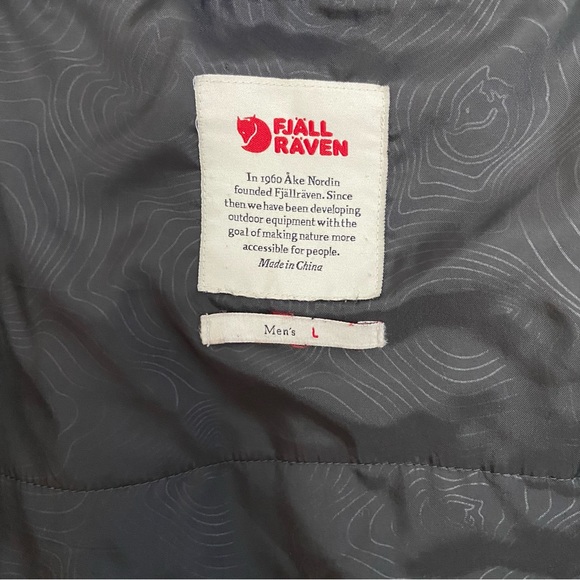 FJALLRAVEN Barents Parka - Men’s Large - Navy Blue - Picture 10 of 16